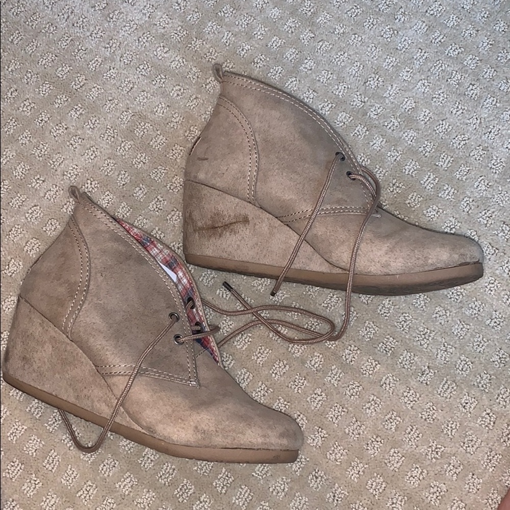 Heeled Tan Booties wedges - Picture 2 of 3